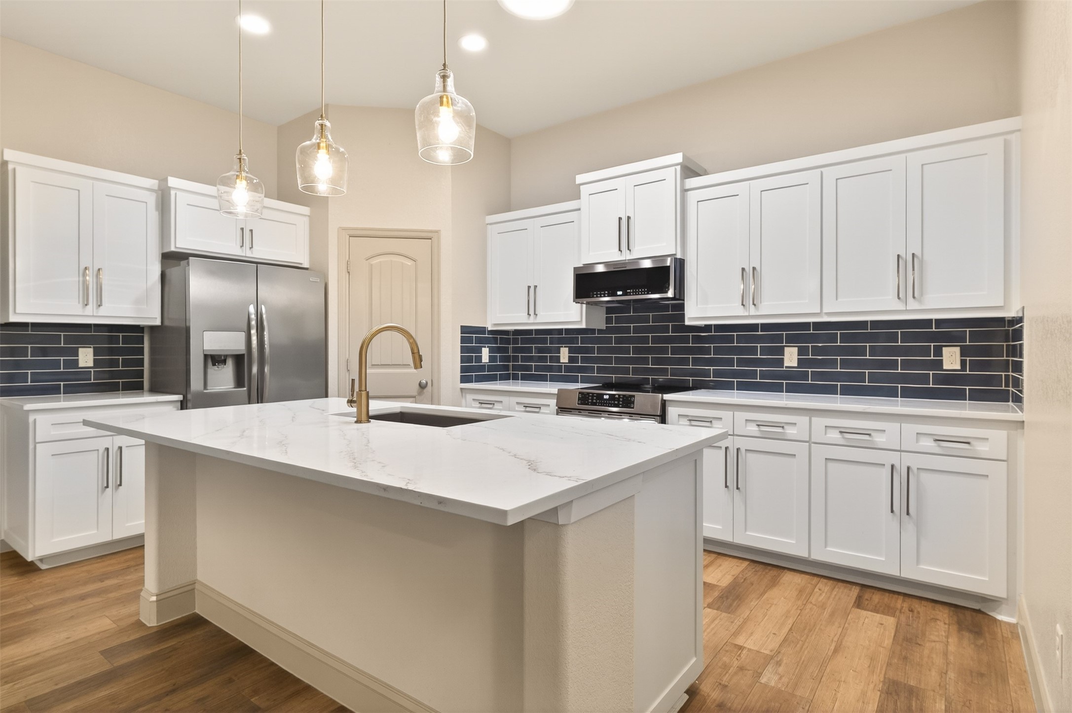 3916 Palomino Drive Benbrook TX 76116