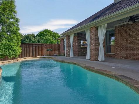 3916 Palomino Drive Benbrook TX 76116