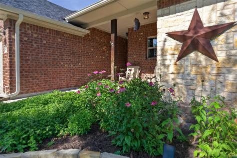 3916 Palomino Drive Benbrook TX 76116