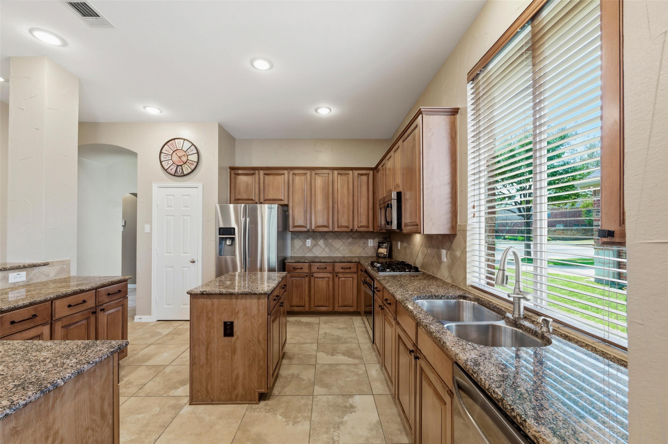 1211 Golf Club Drive Lantana TX 76226