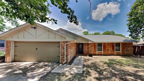 728 Highland Crest Drive Hurst TX 76054