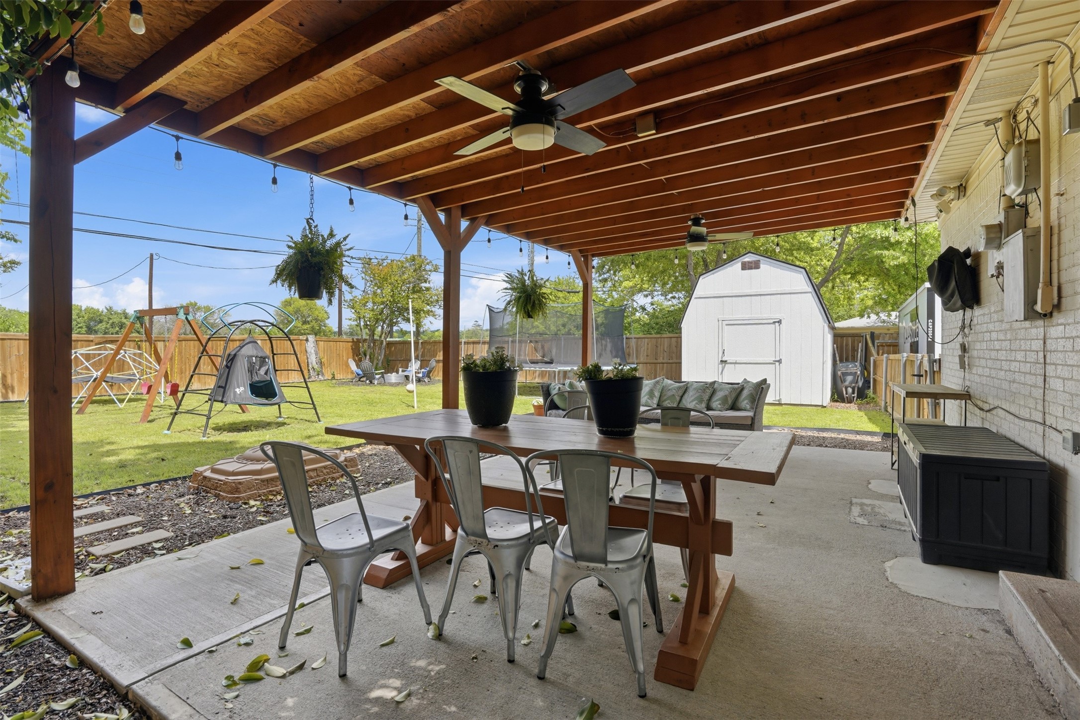 5600 Dennis Avenue Fort Worth TX 76114