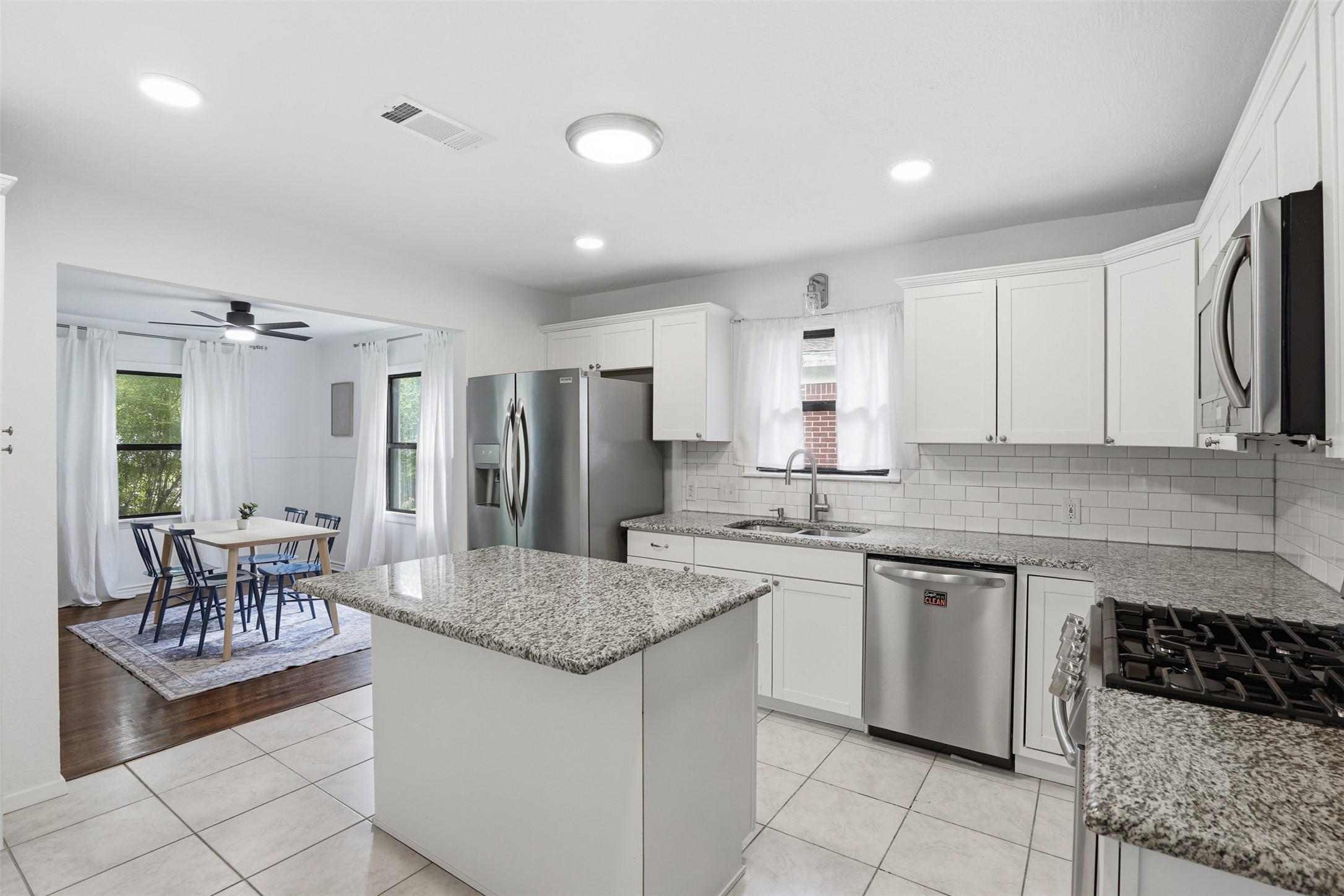5600 Dennis Avenue Fort Worth TX 76114