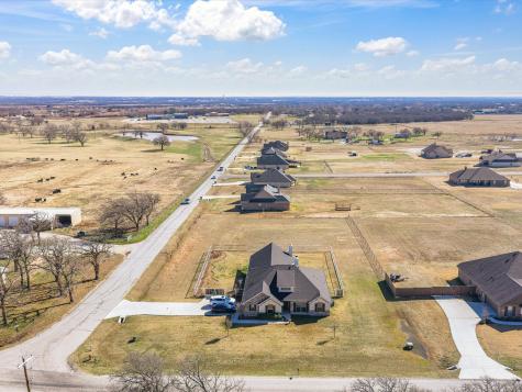 617 County Road 3341 Paradise TX 76073