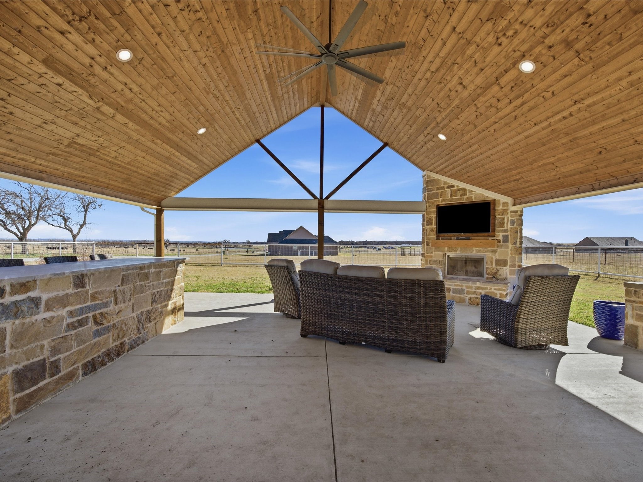 617 County Road 3341 Paradise TX 76073