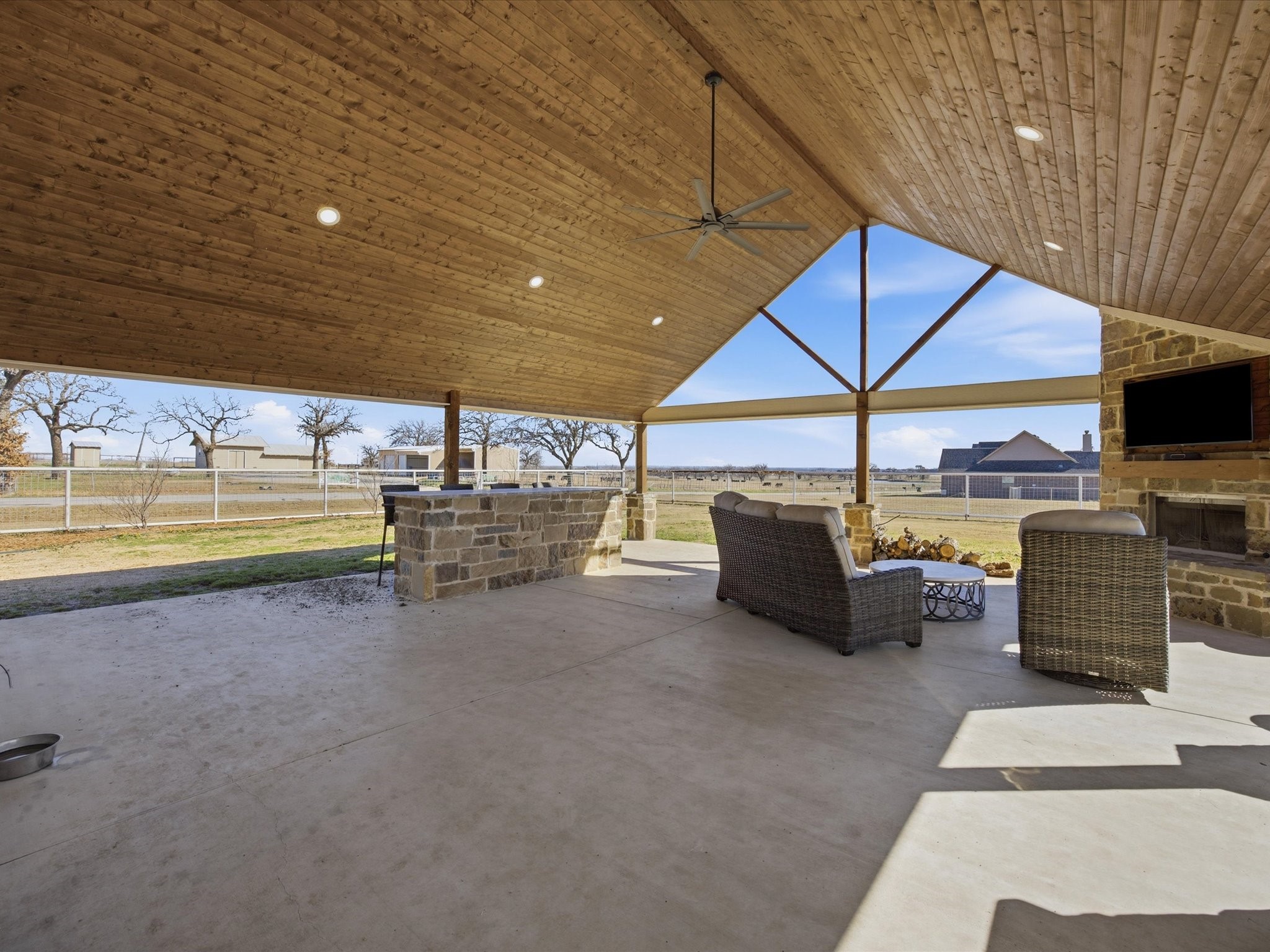 617 County Road 3341 Paradise TX 76073