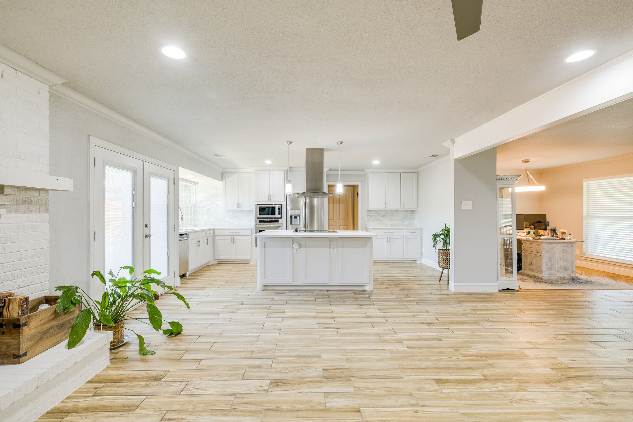 13147 Rosser Road Farmers Branch TX 75244