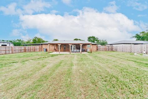 251 Alicia Street Bowie TX 76230