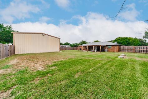 251 Alicia Street Bowie TX 76230