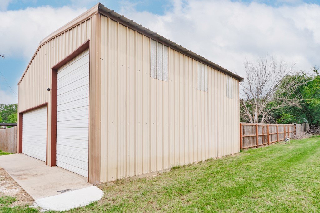 251 Alicia Street Bowie TX 76230