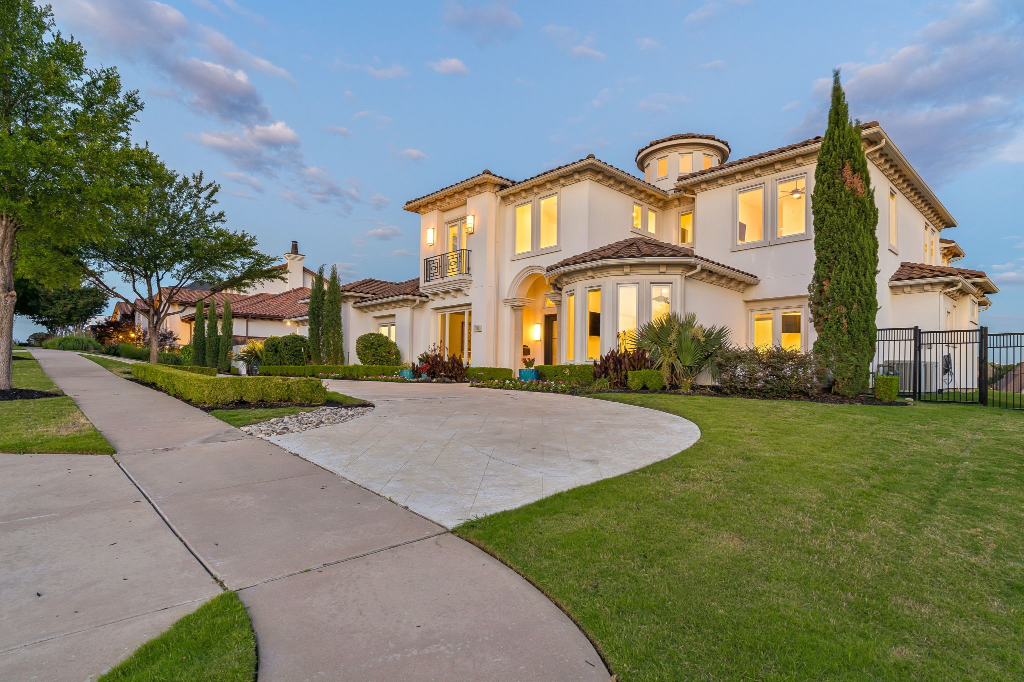 1013 Excalibur Boulevard Lewisville TX 75056