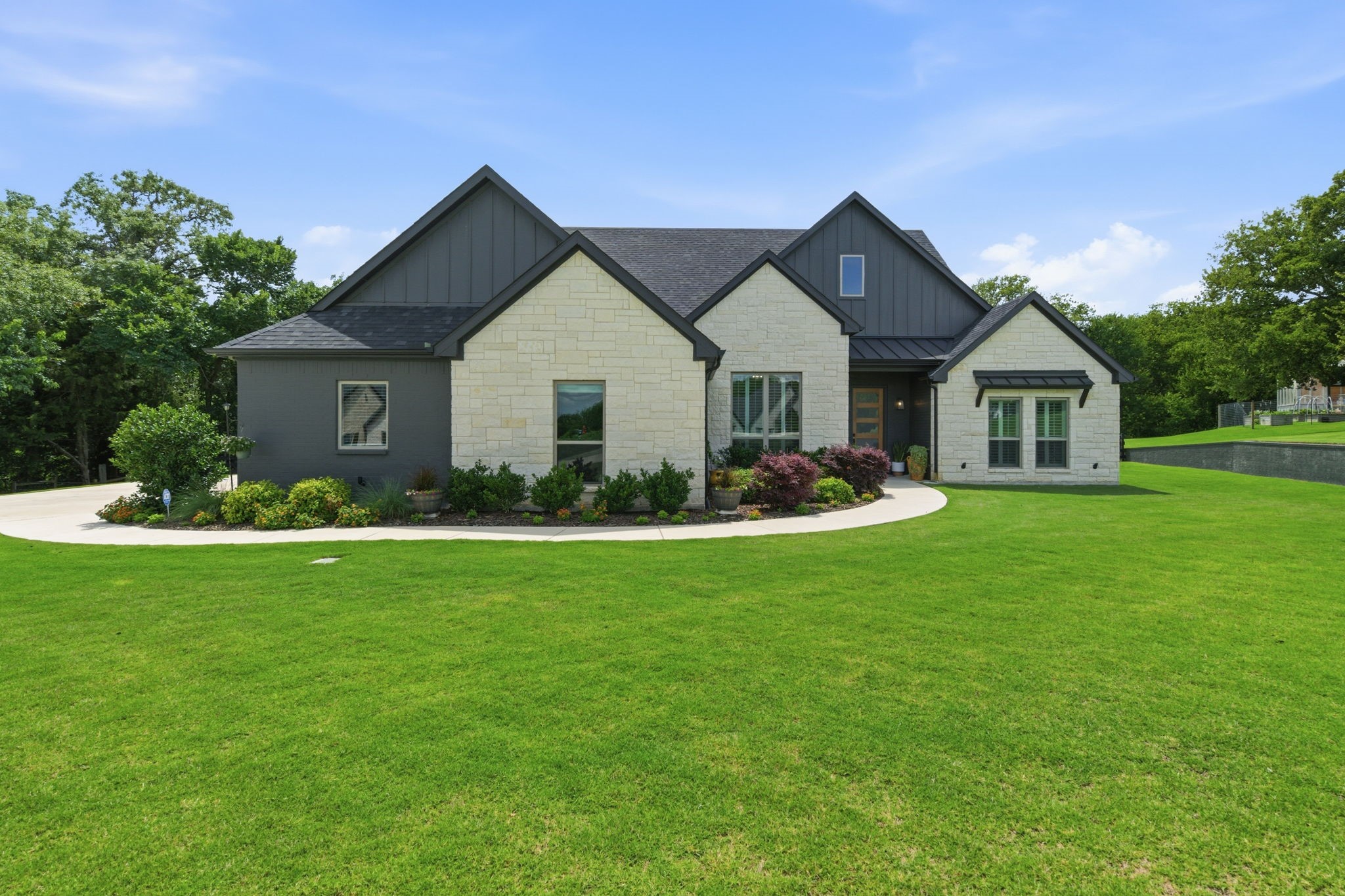 1054 Meadow Wood Terrace Azle TX 76020