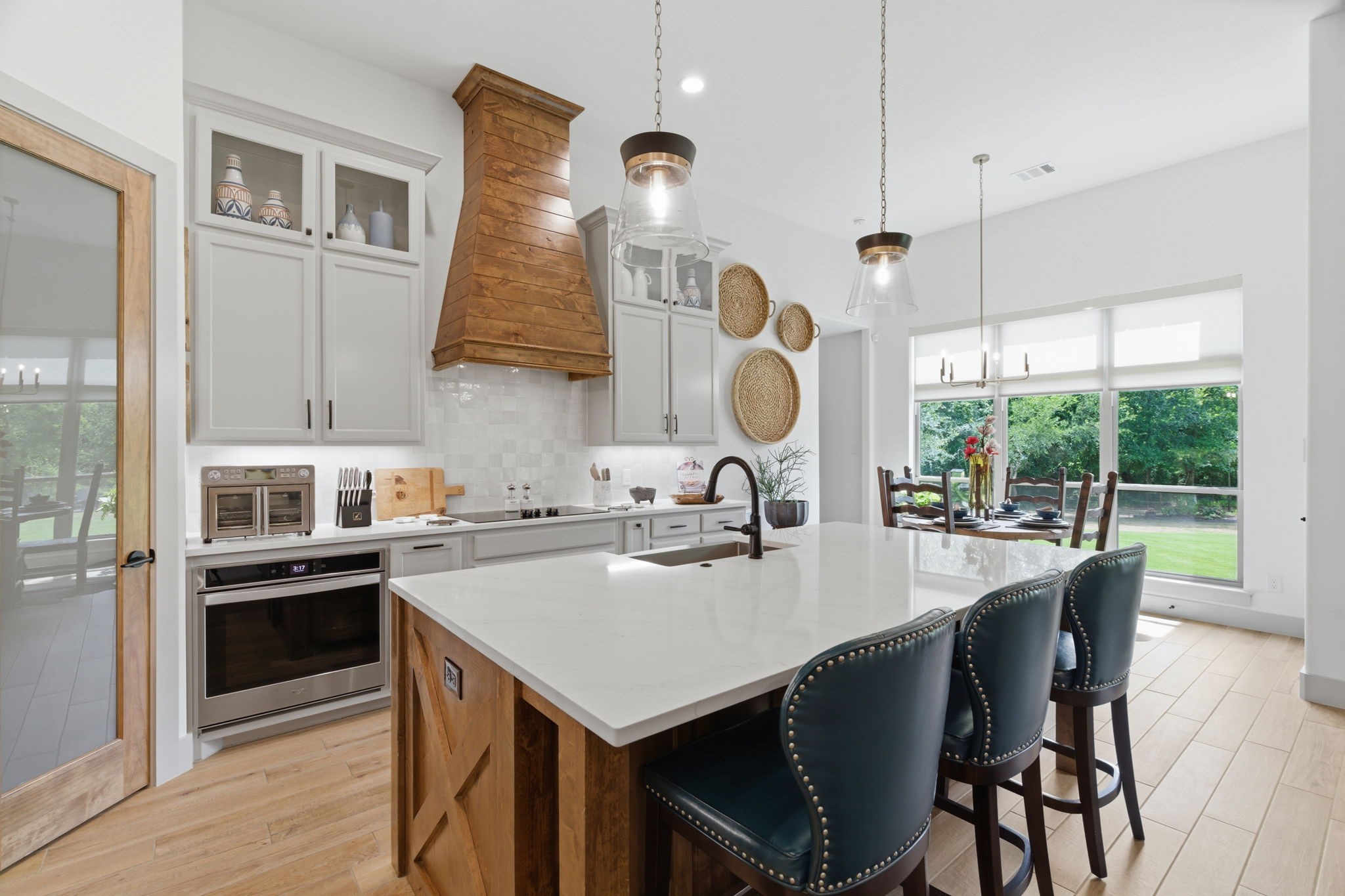 1054 Meadow Wood Terrace Azle TX 76020