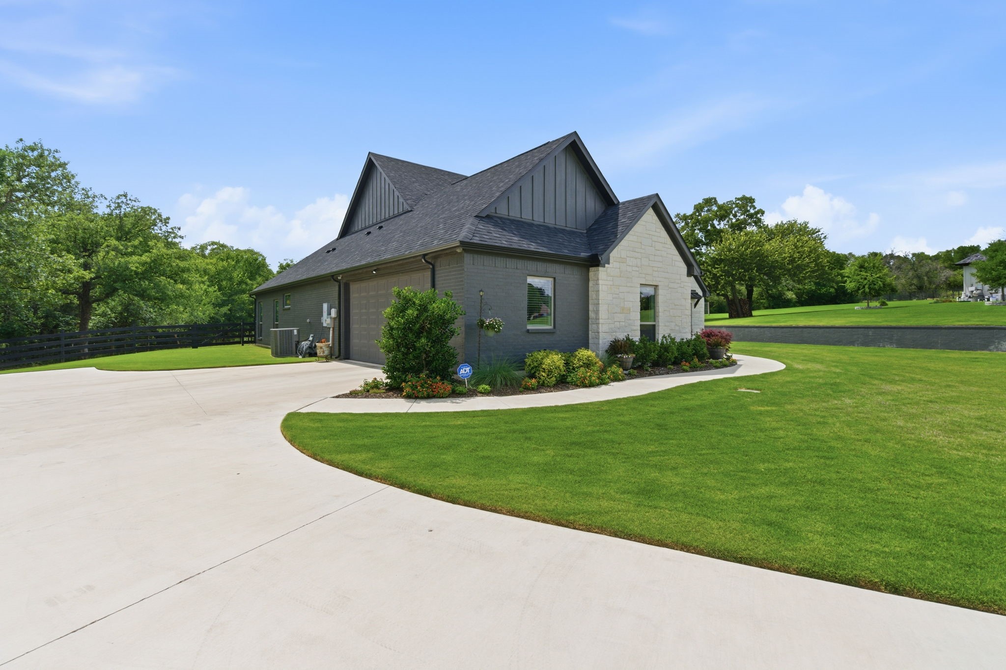 1054 Meadow Wood Terrace Azle TX 76020