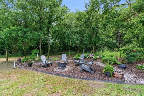 1054 Meadow Wood Terrace Azle TX 76020