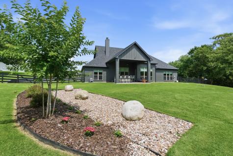 1054 Meadow Wood Terrace Azle TX 76020