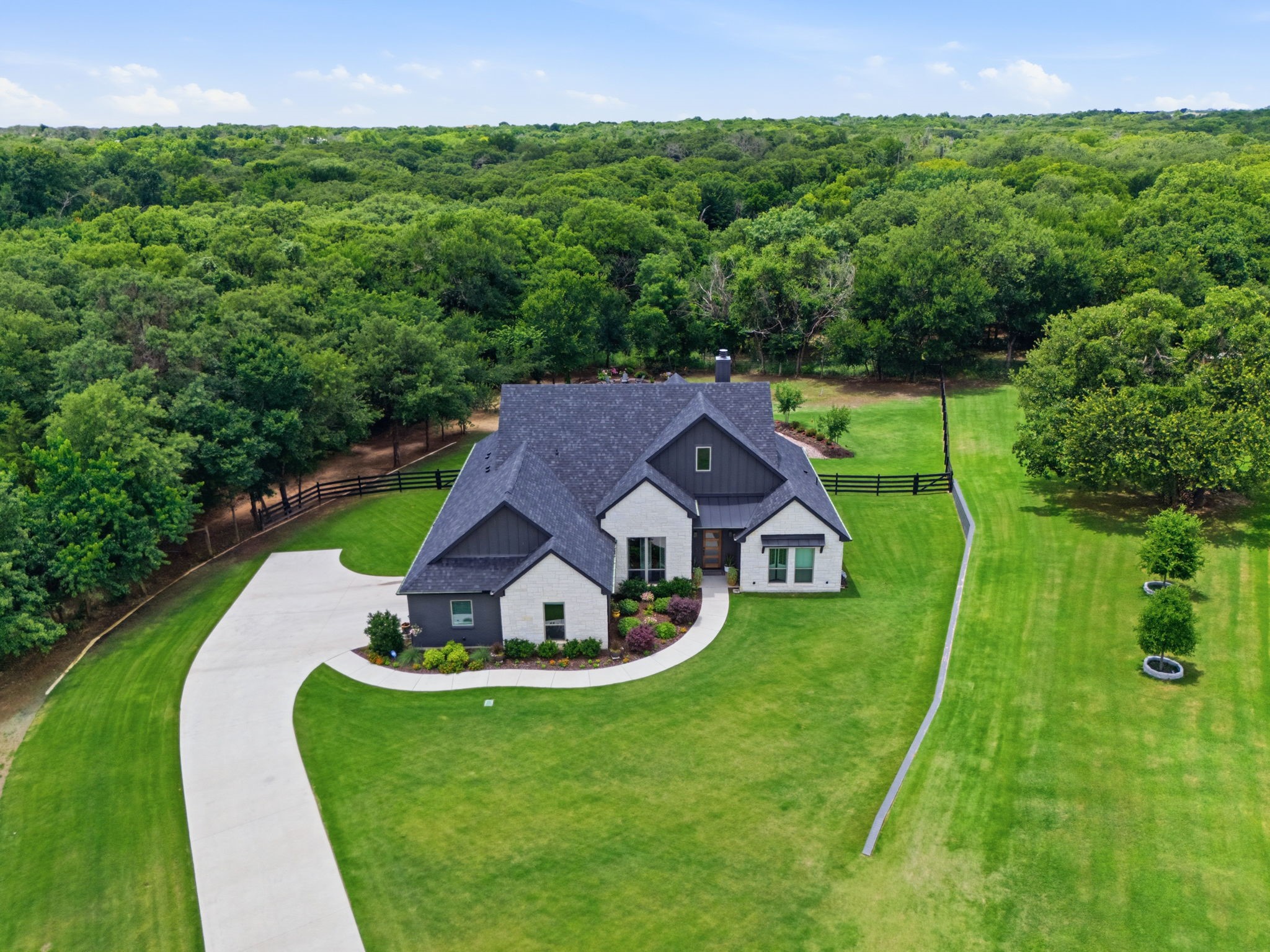 1054 Meadow Wood Terrace Azle TX 76020