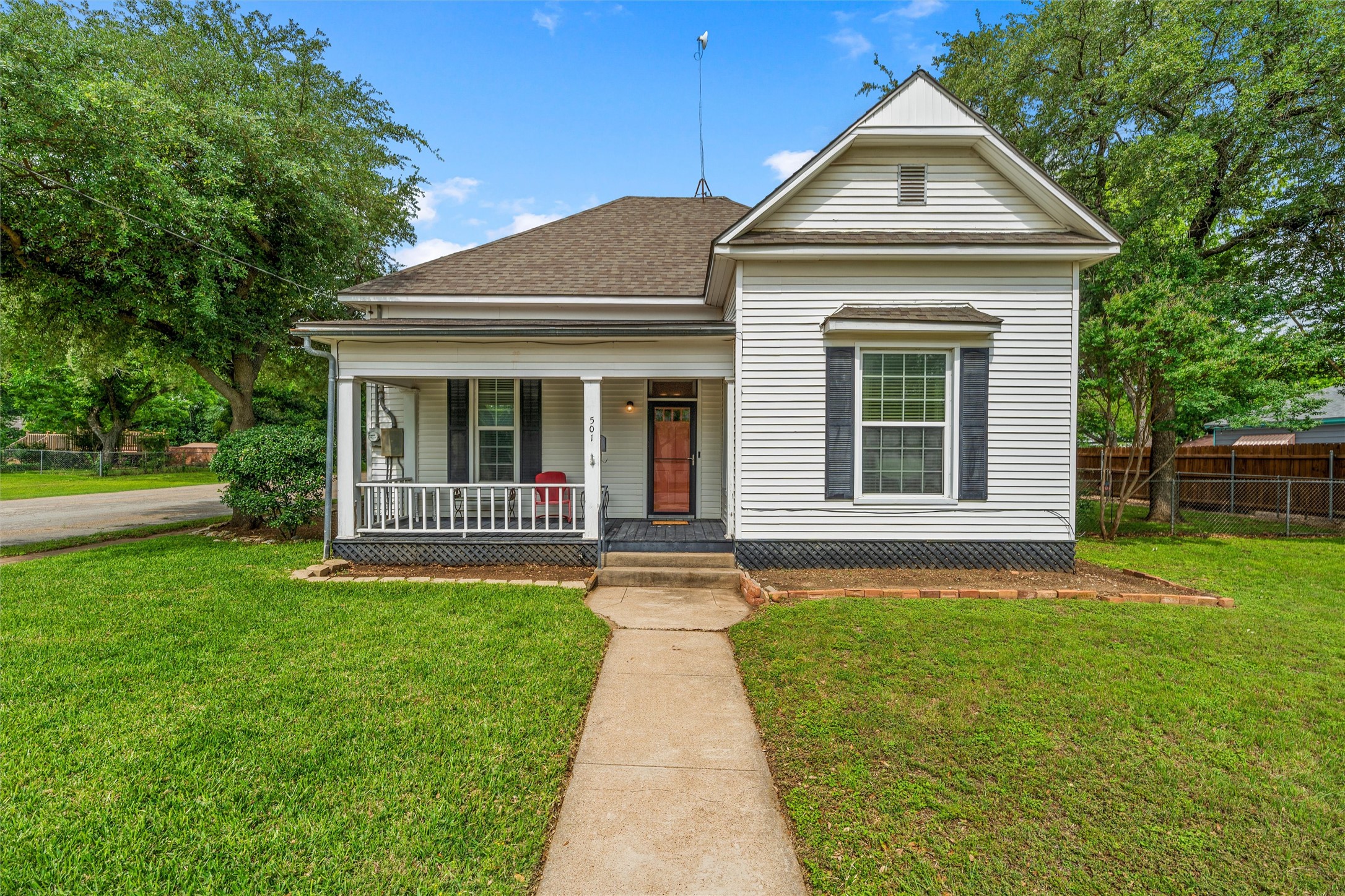 501 N Davis Street West TX 76691