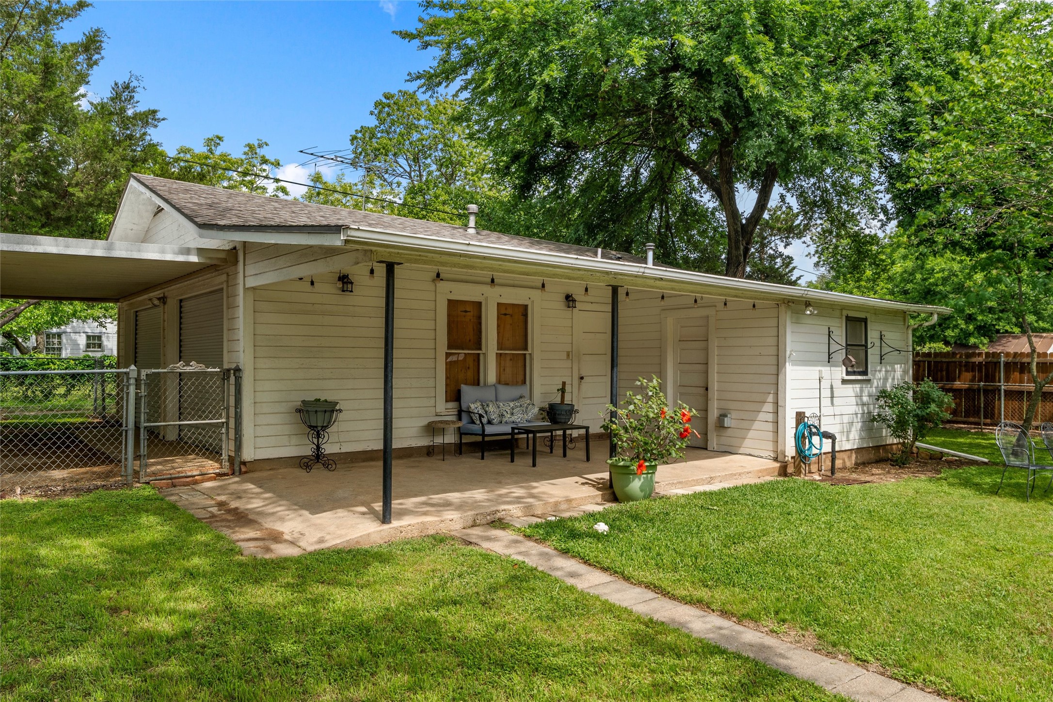 501 N Davis Street West TX 76691