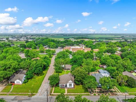 501 N Davis Street West TX 76691