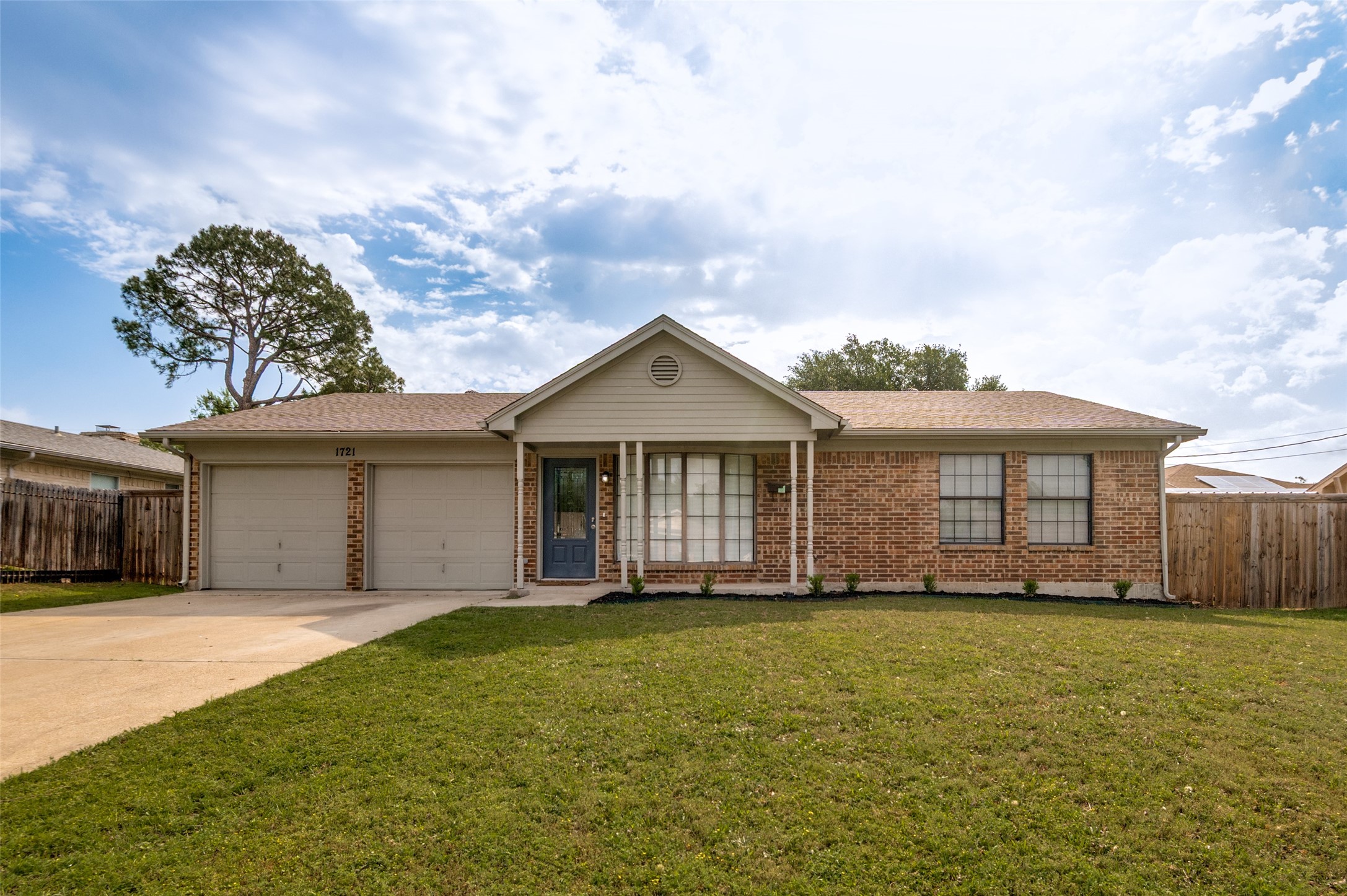 1721 Meadow Lane Terrace Fort Worth TX 76112