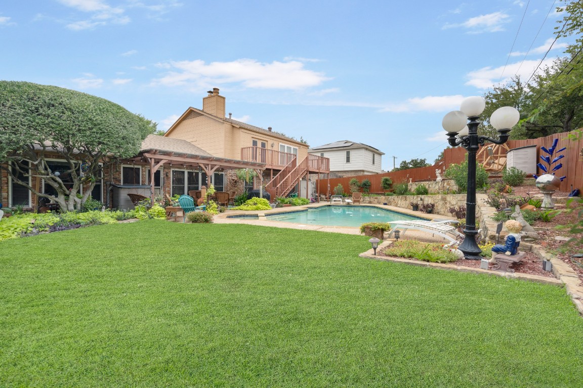 2107 Hill Country Drive Arlington TX 76012