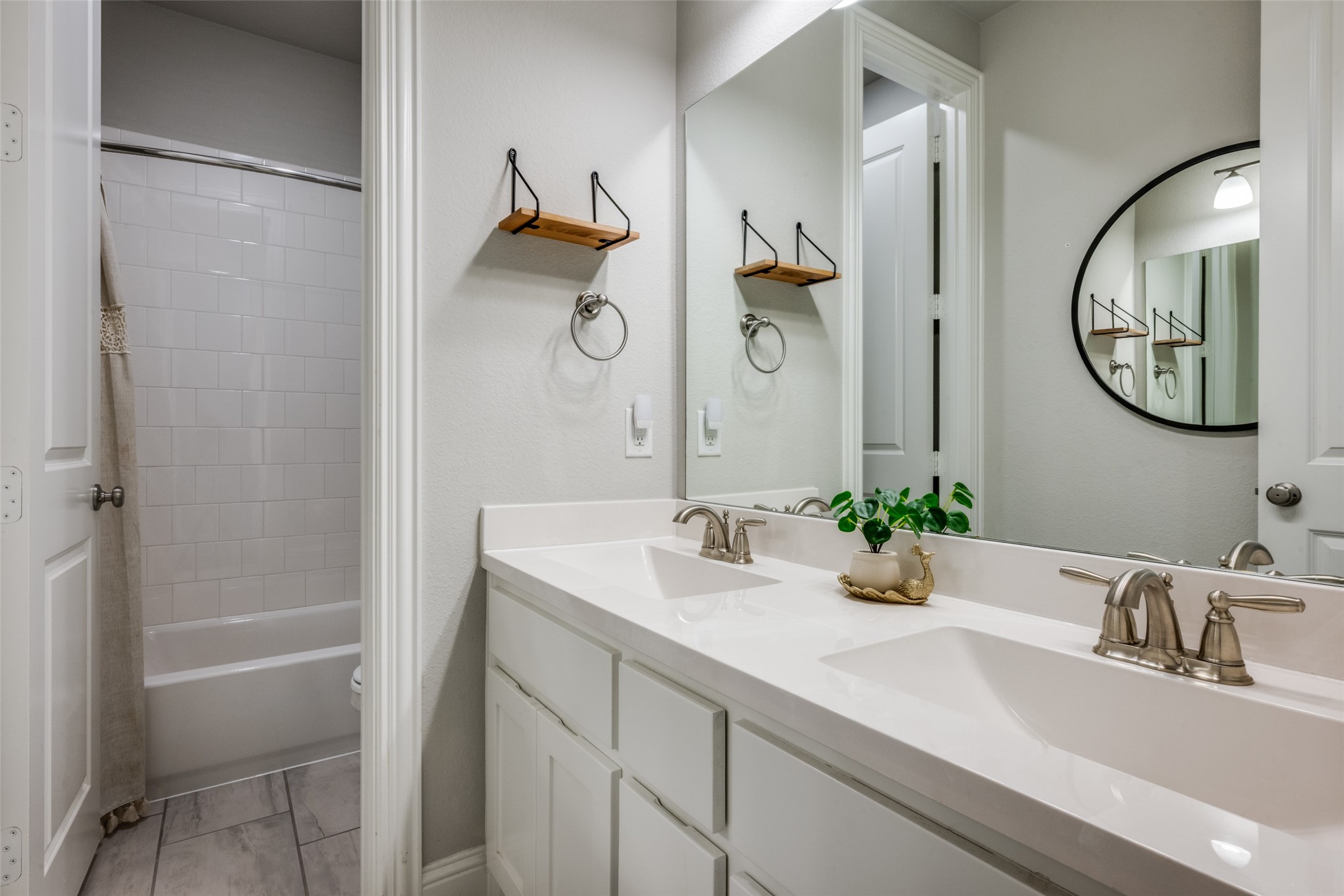 805 Haverford Lane Lantana TX 76226