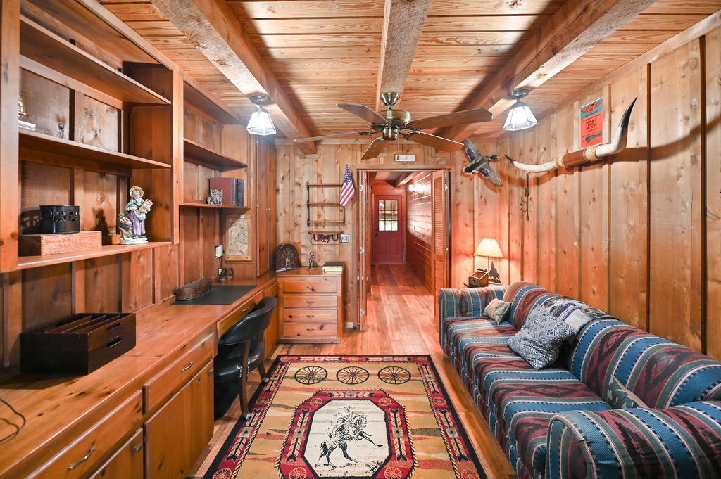411 Rs County Road 4525 Point TX 75472