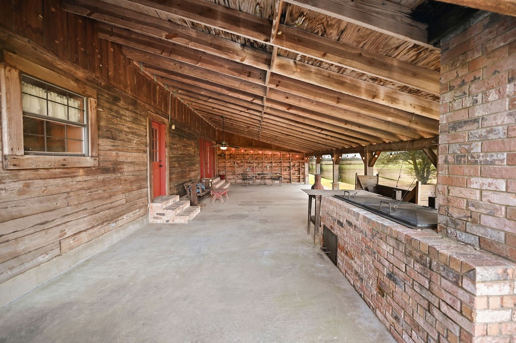 411 Rs County Road 4525 Point TX 75472