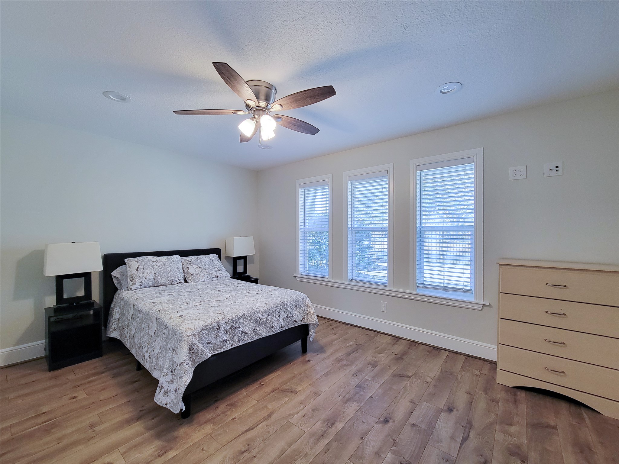10335 Emnora Lane Houston TX 77043