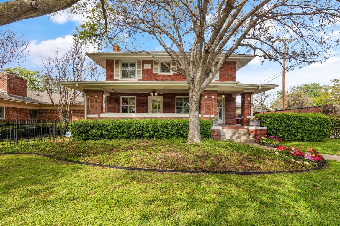 2300 Mistletoe Drive Fort Worth TX 76110