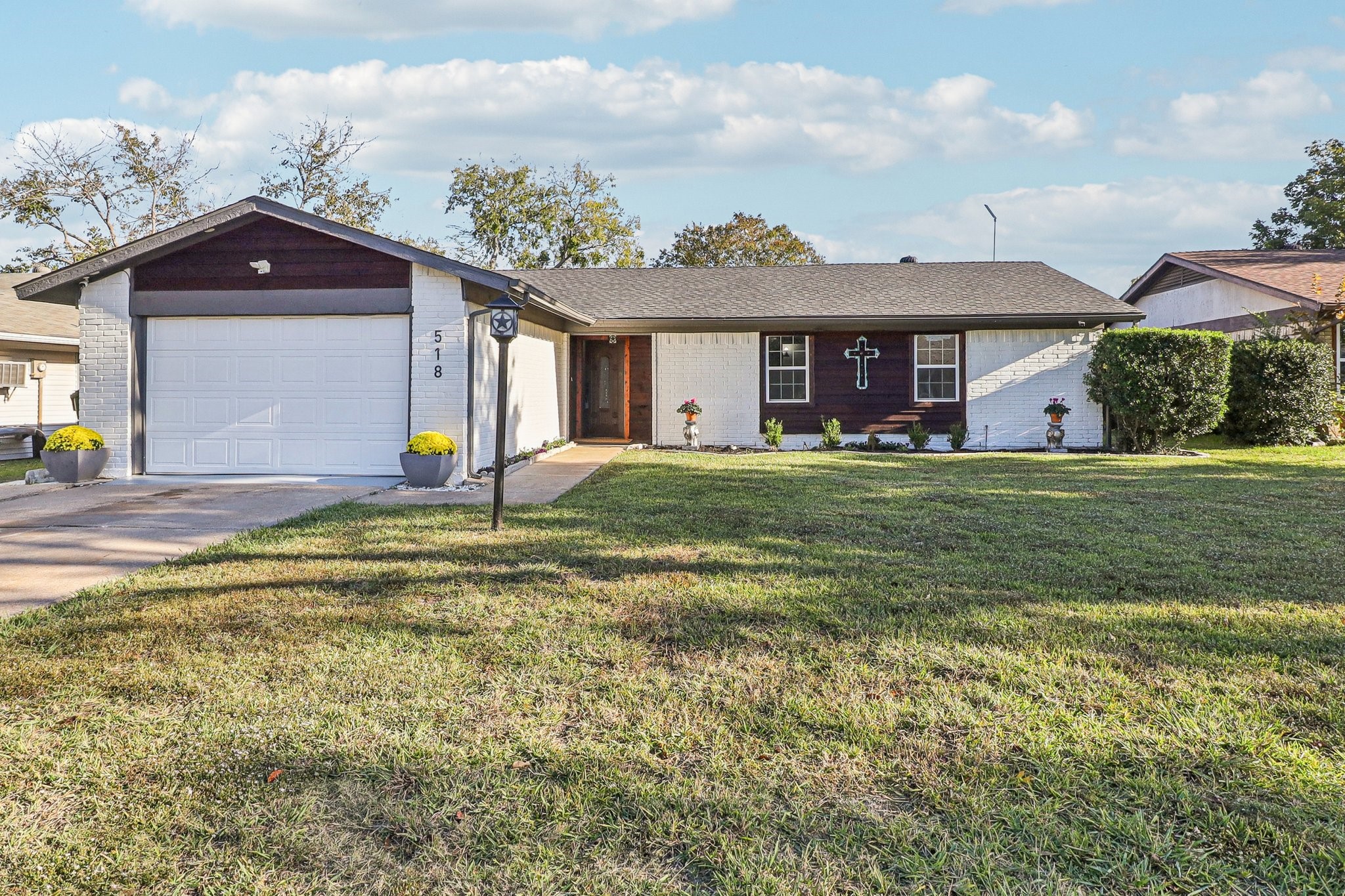518 Oxford Park Garland TX 75043