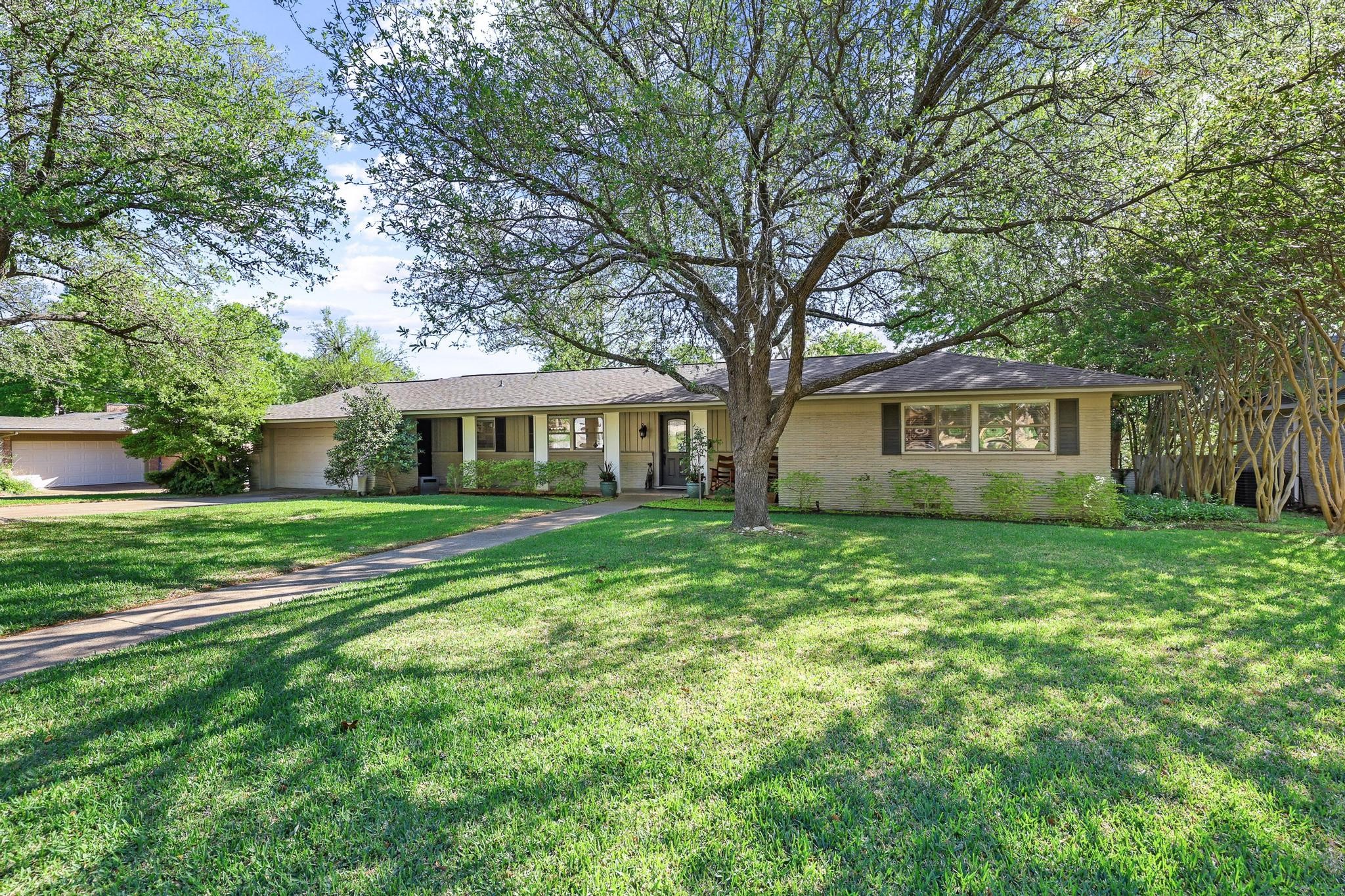 623 Westwood Drive Sherman TX 75092