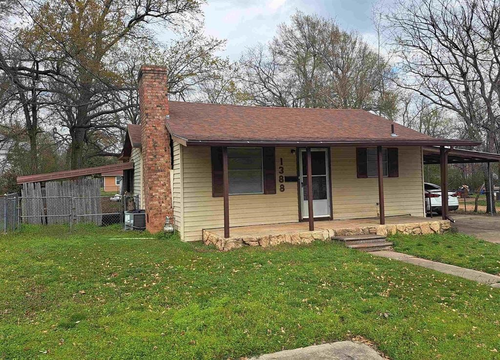 1388 W Kaufman Street Paris TX 75460