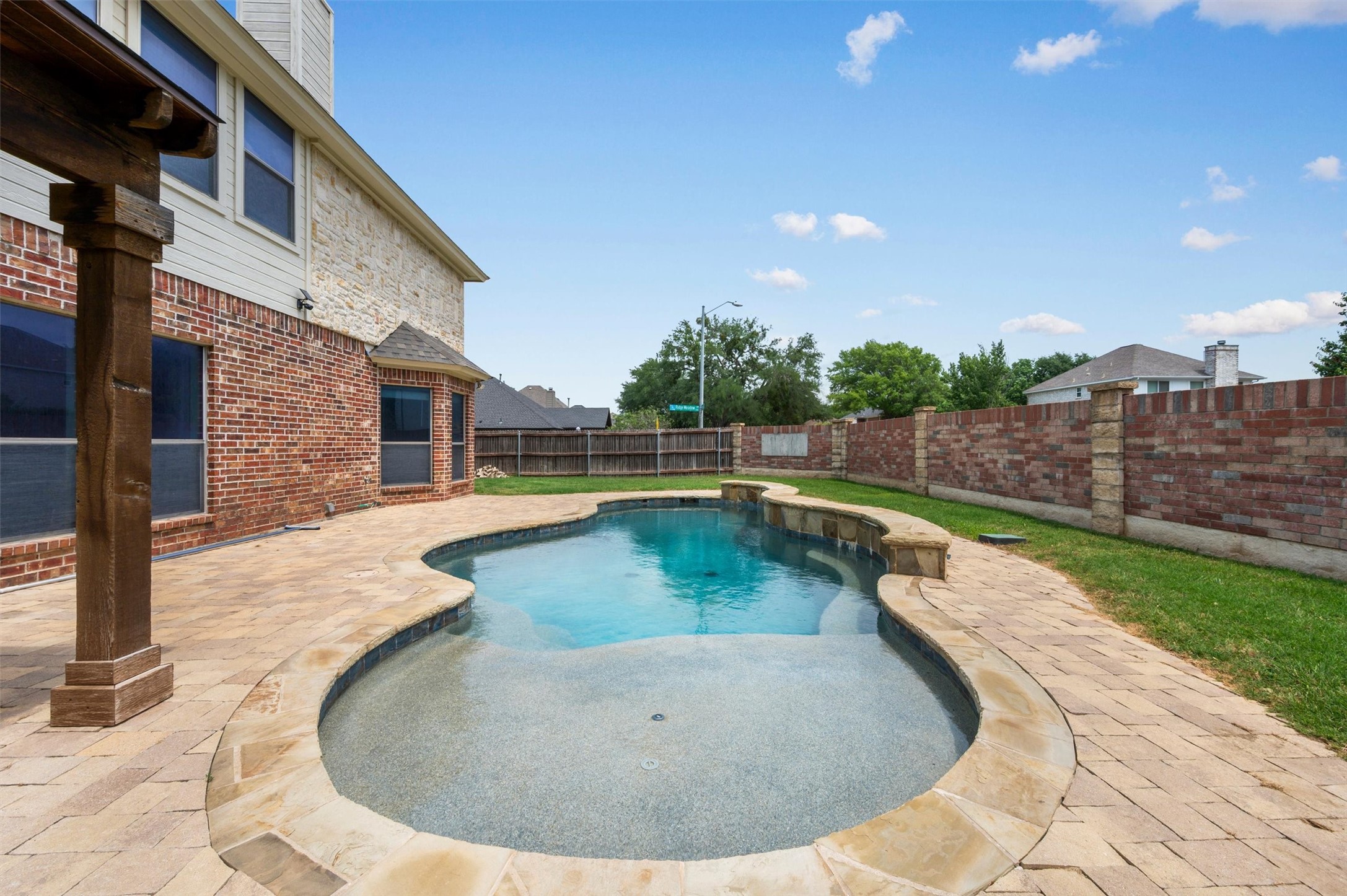 7020 Ridge Crest Drive North Richland Hills TX 76182