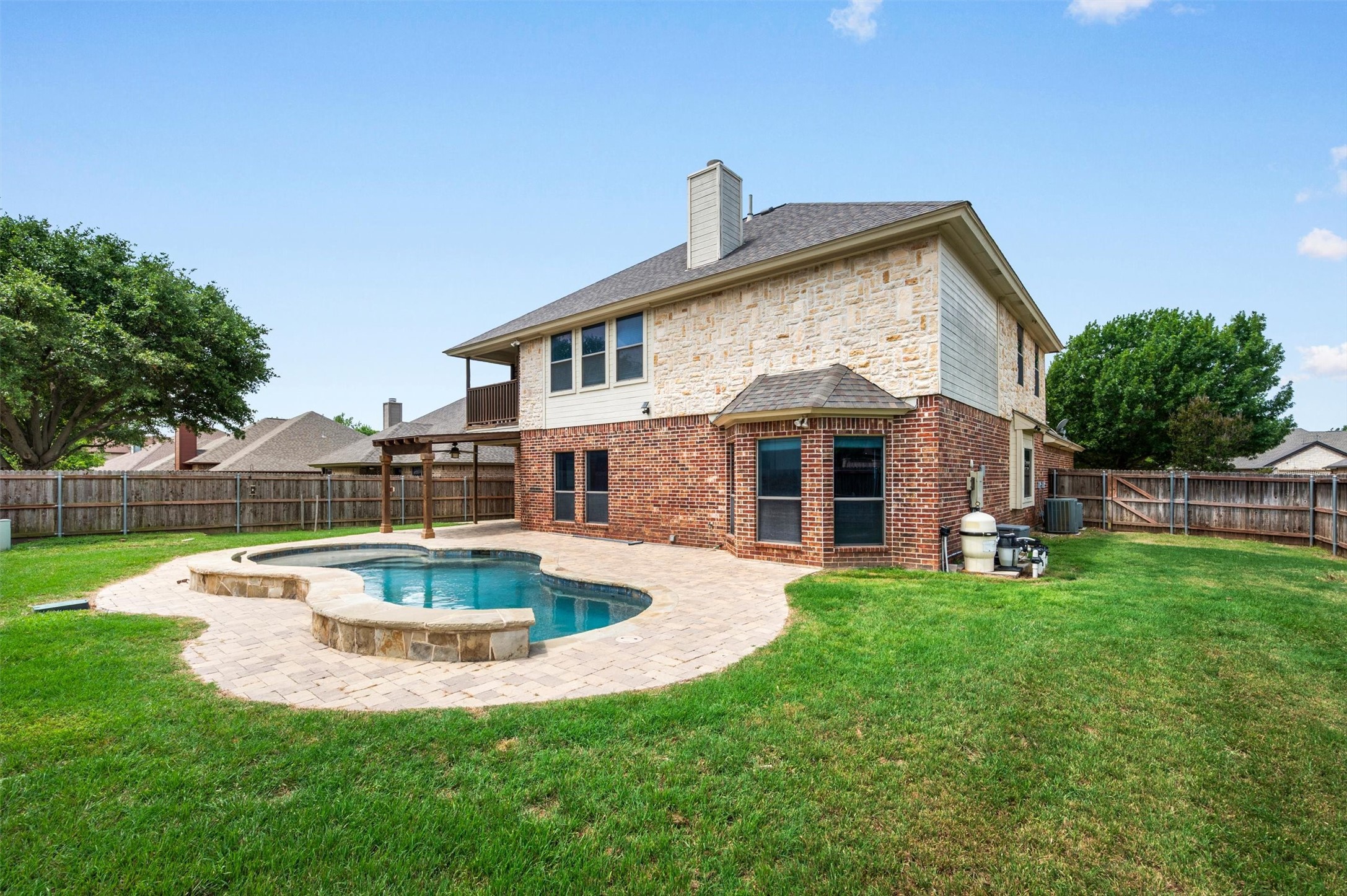 7020 Ridge Crest Drive North Richland Hills TX 76182