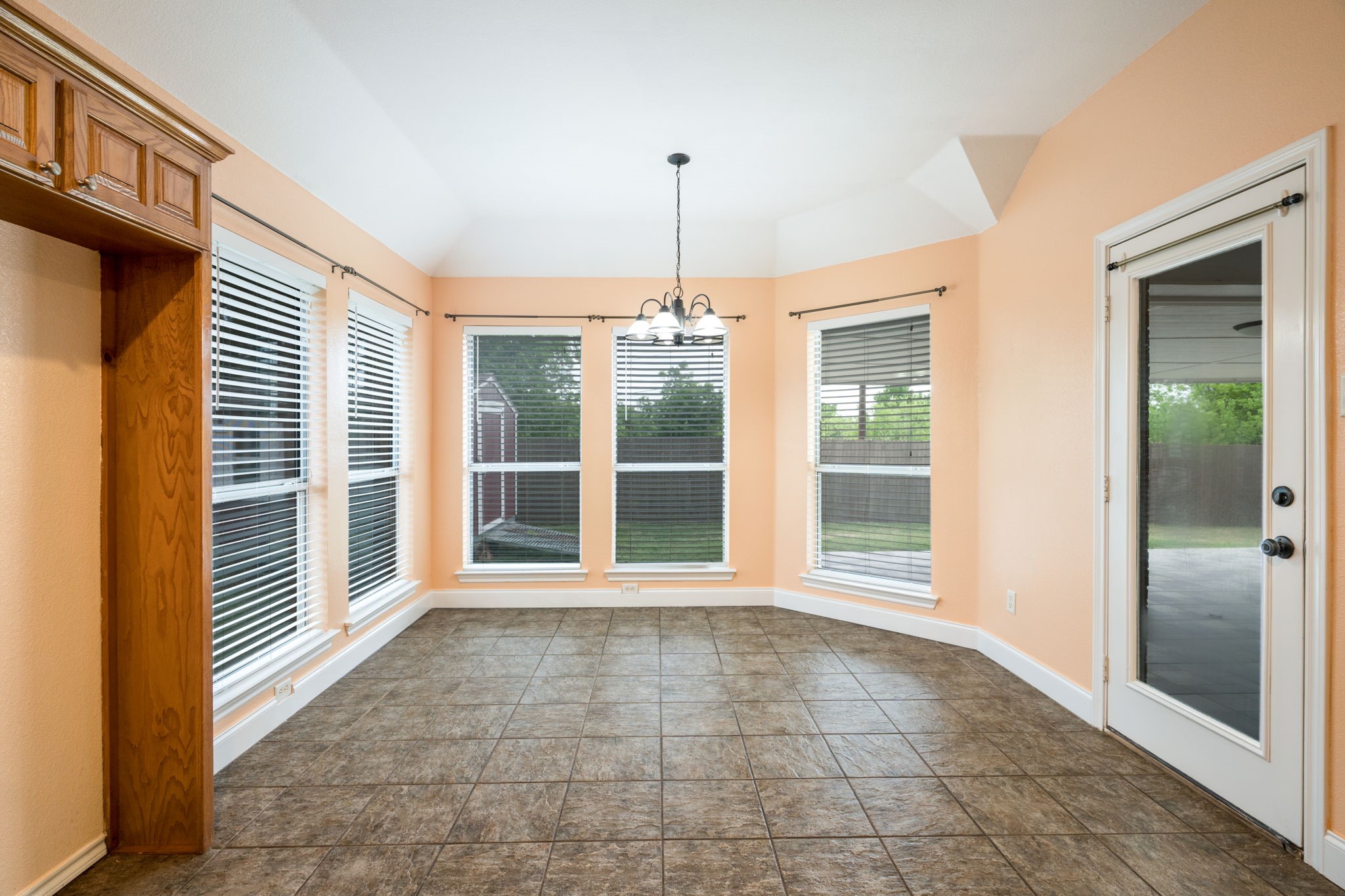 325 Village Parkway Crowley TX 76036