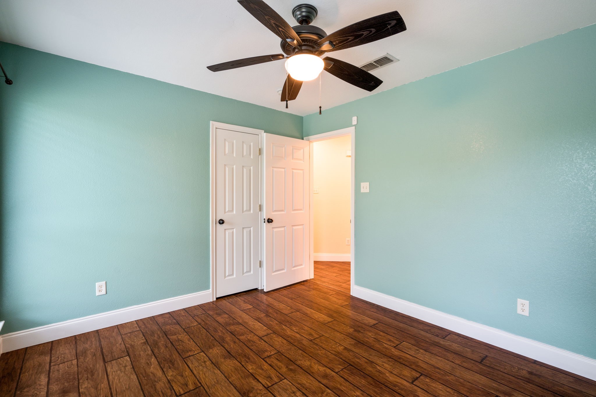 325 Village Parkway Crowley TX 76036