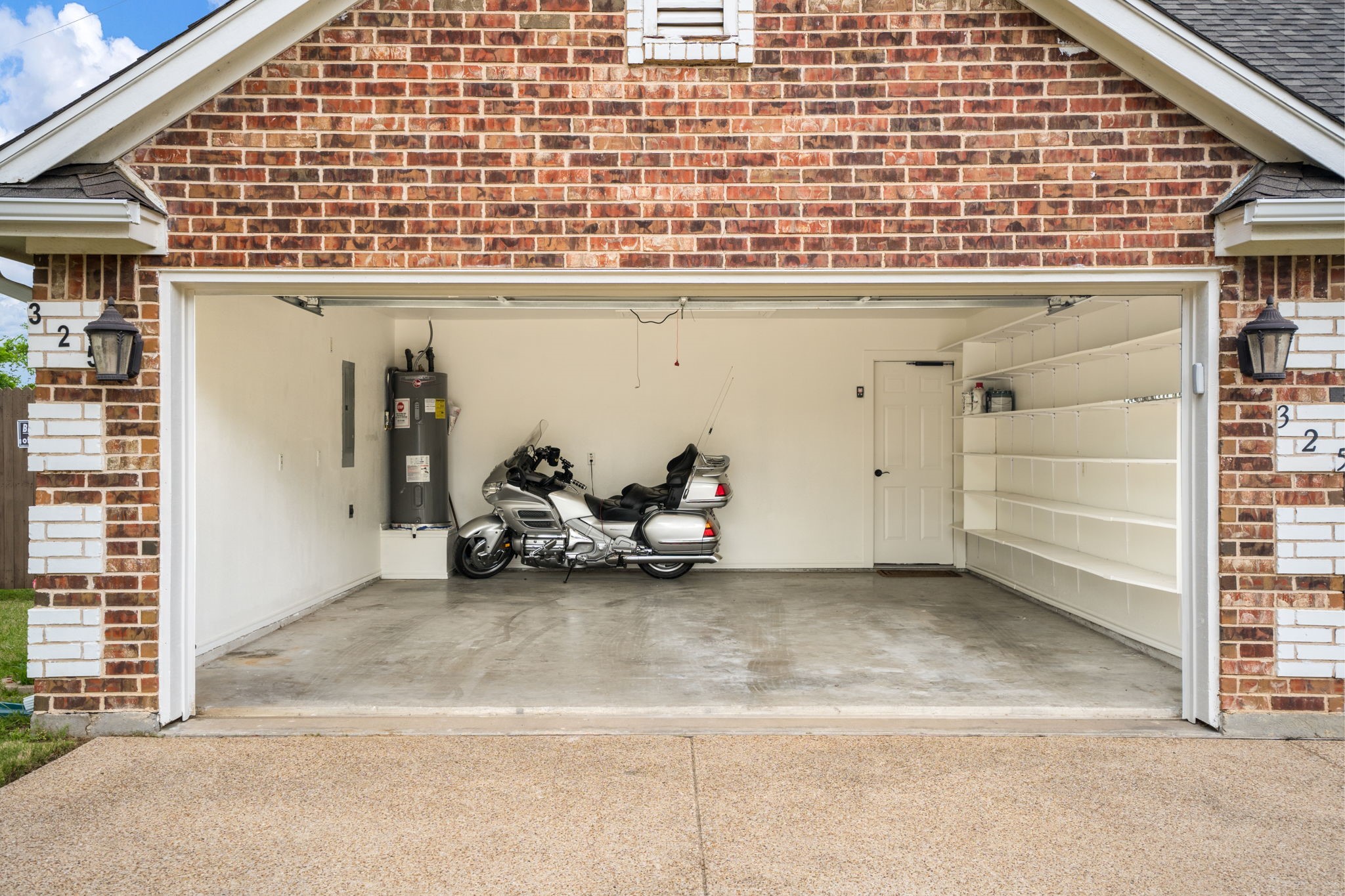 325 Village Parkway Crowley TX 76036