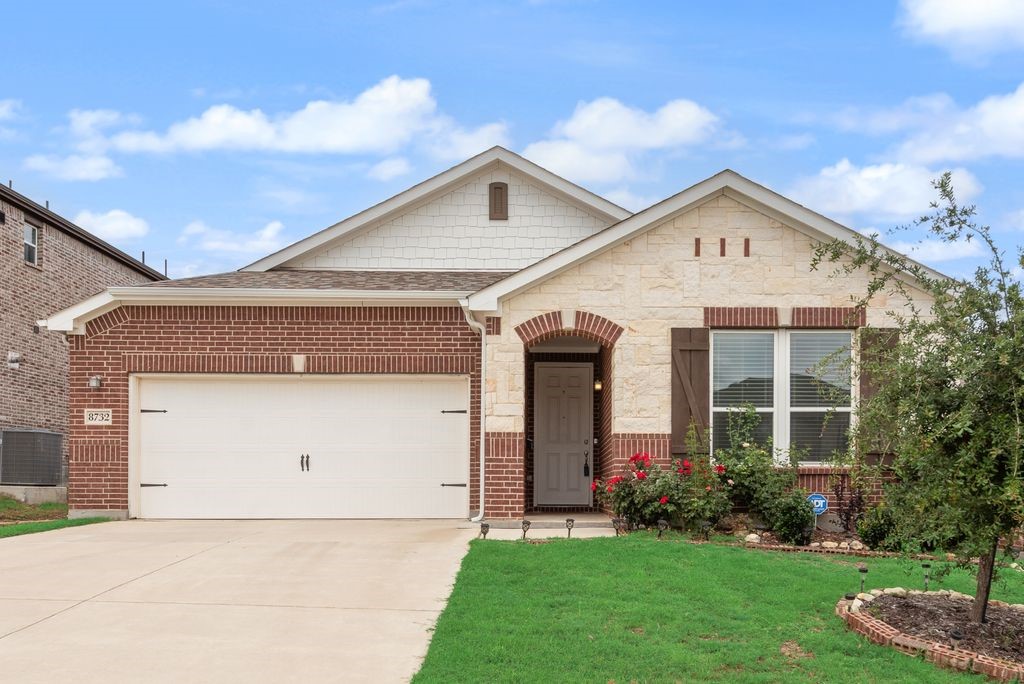 8732 Heliotrope Lane Fort Worth TX 76131
