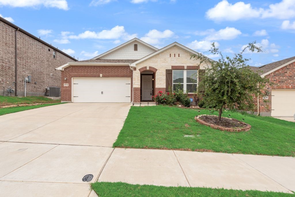 8732 Heliotrope Lane Fort Worth TX 76131