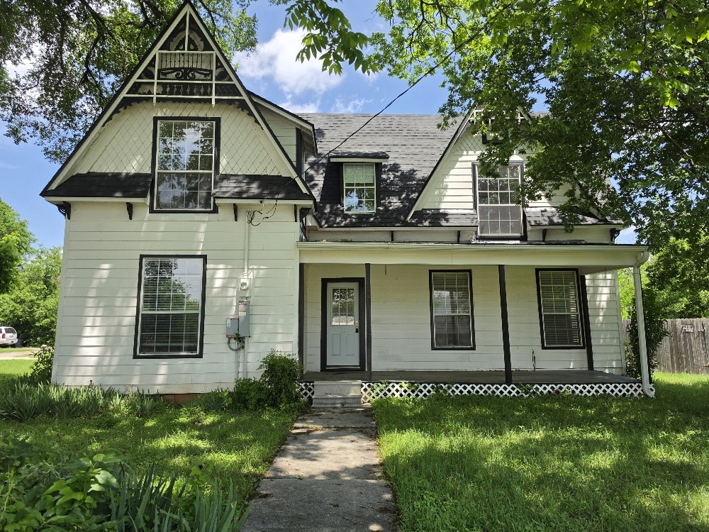 515 N Bosque Street Meridian TX 76665