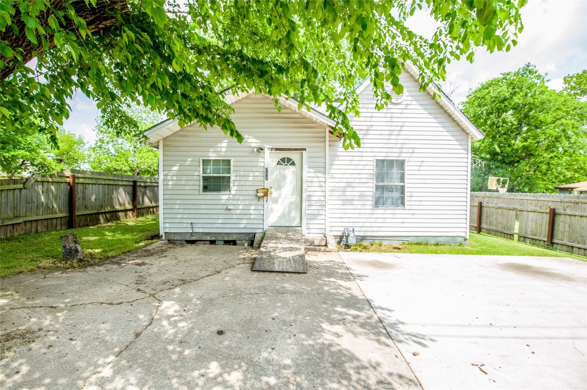 200 E Freeman Street Ennis TX 75119
