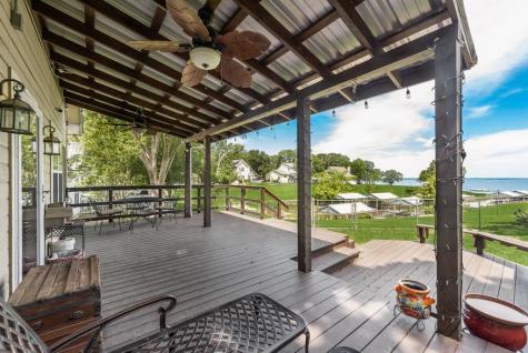 1016 Shoreline Drive West Tawakoni TX 75474