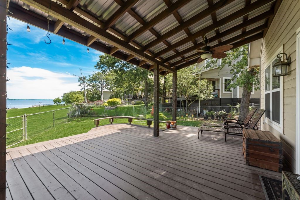 1016 Shoreline Drive West Tawakoni TX 75474