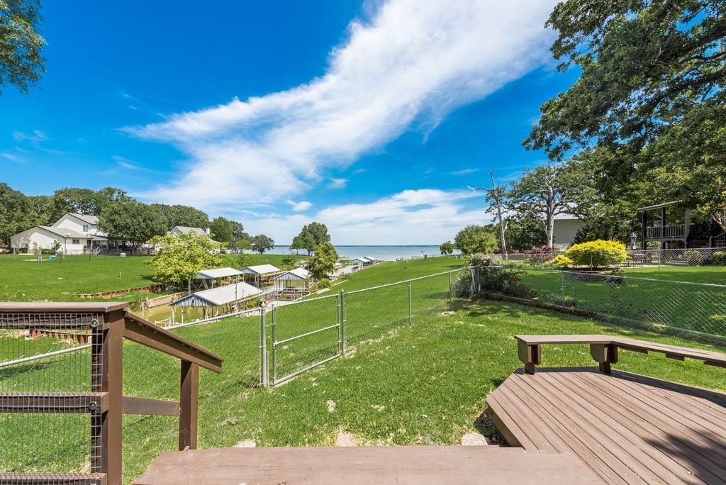 1016 Shoreline Drive West Tawakoni TX 75474