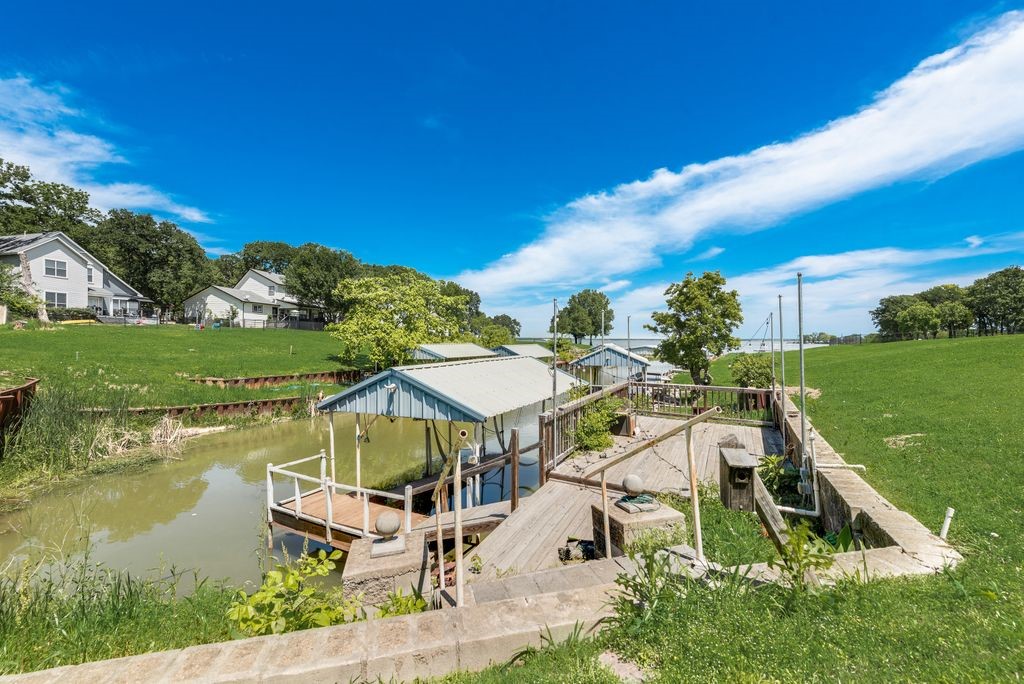 1016 Shoreline Drive West Tawakoni TX 75474