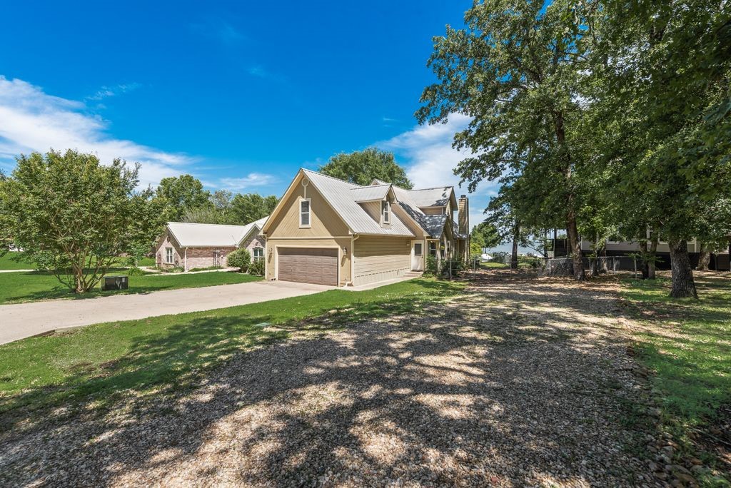 1016 Shoreline Drive West Tawakoni TX 75474