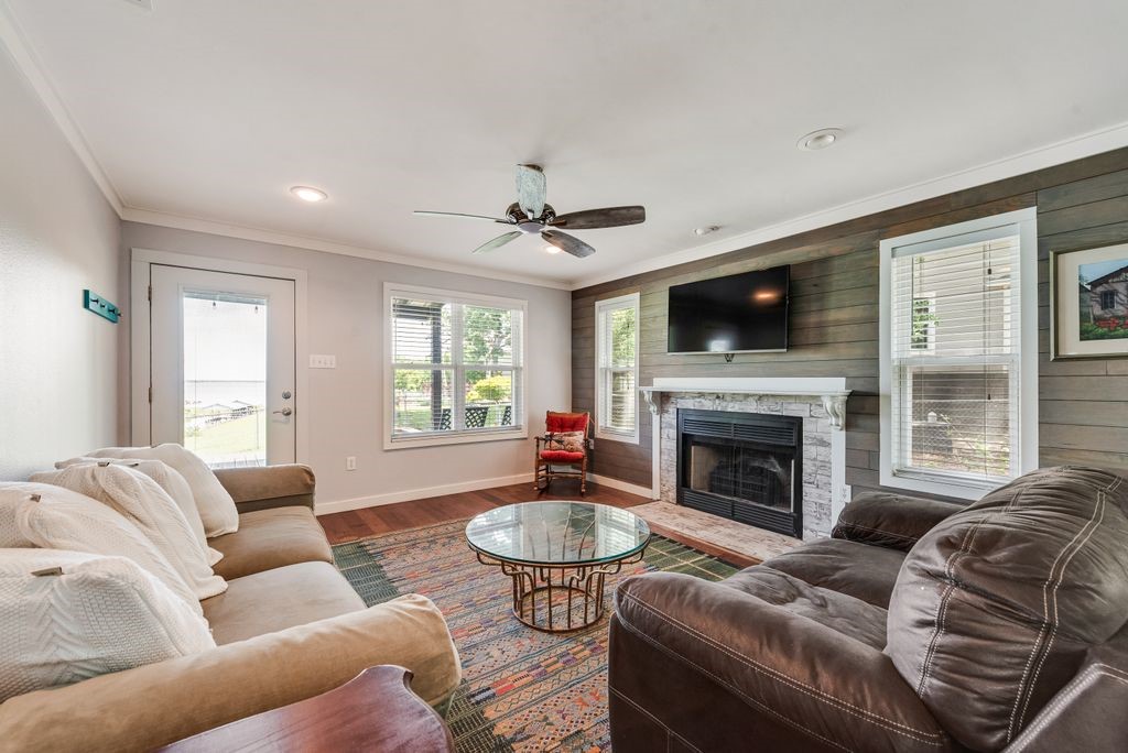 1016 Shoreline Drive West Tawakoni TX 75474