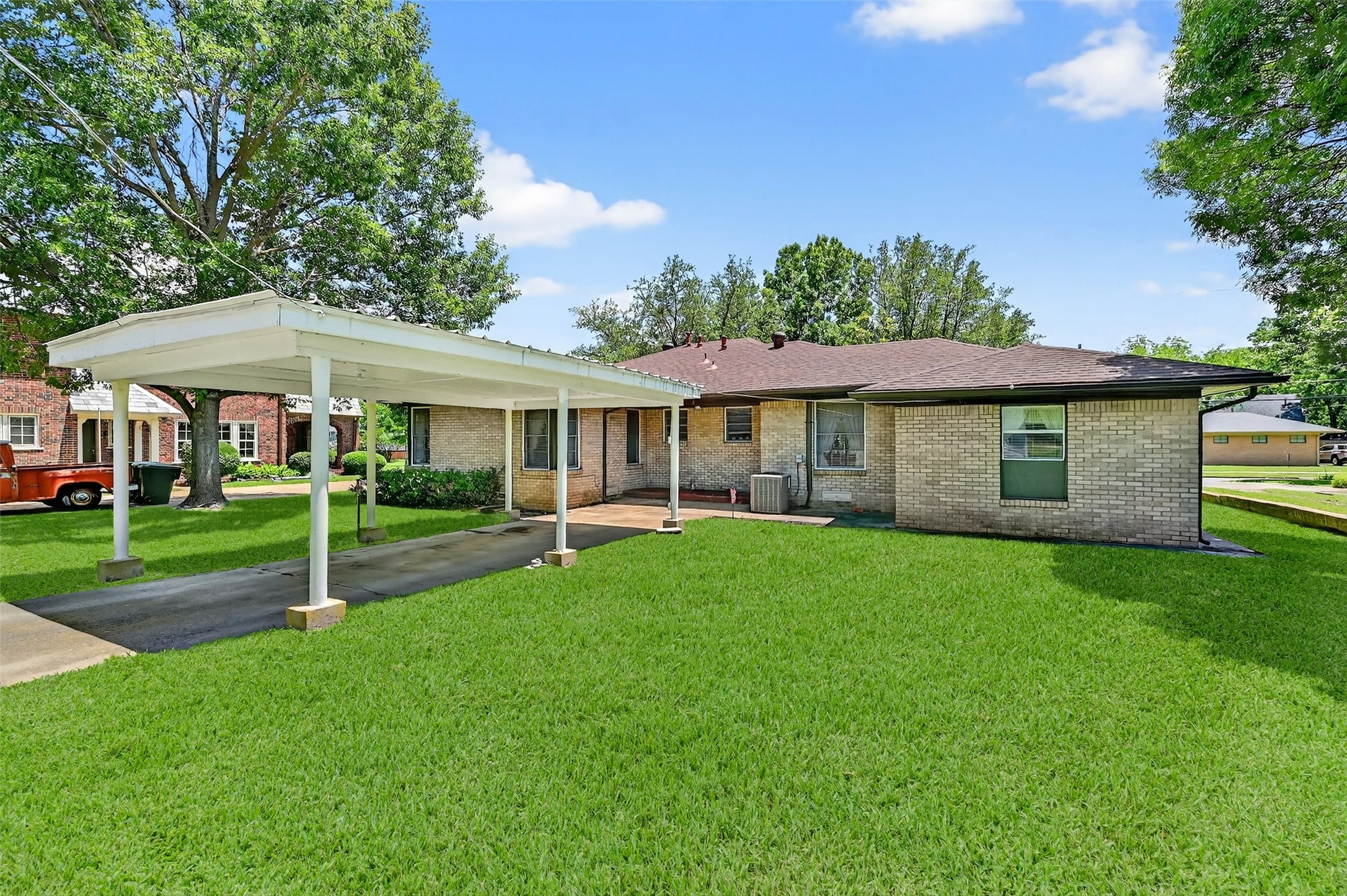 415 W Belden Street Sherman TX 75092